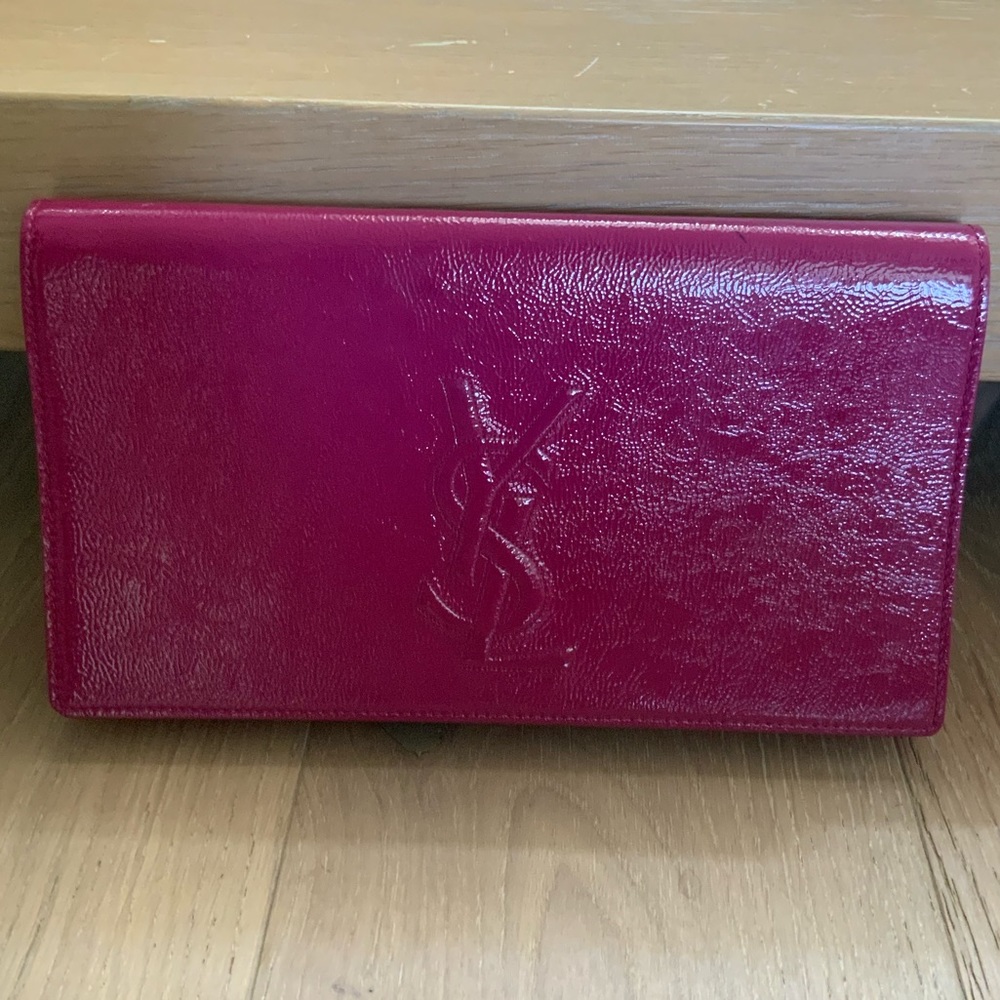 YVES SAINT LAURENT PATENT BELLE DU JOUR CLUTCH
